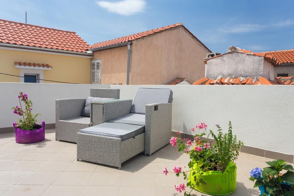 Yvonne Apartment Krk Town Exterior photo